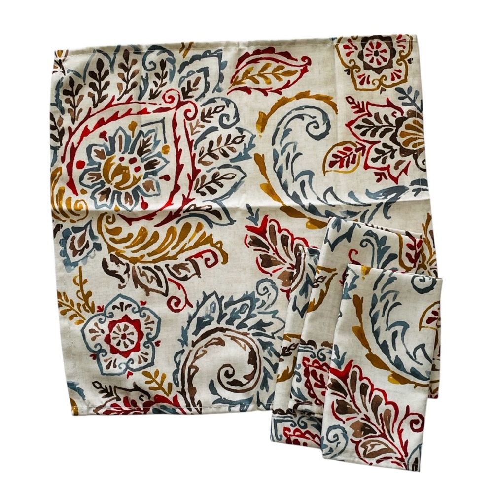 Set of Four Cloth Napkins Autumn Fall Foliage Print 16.5x16.5
